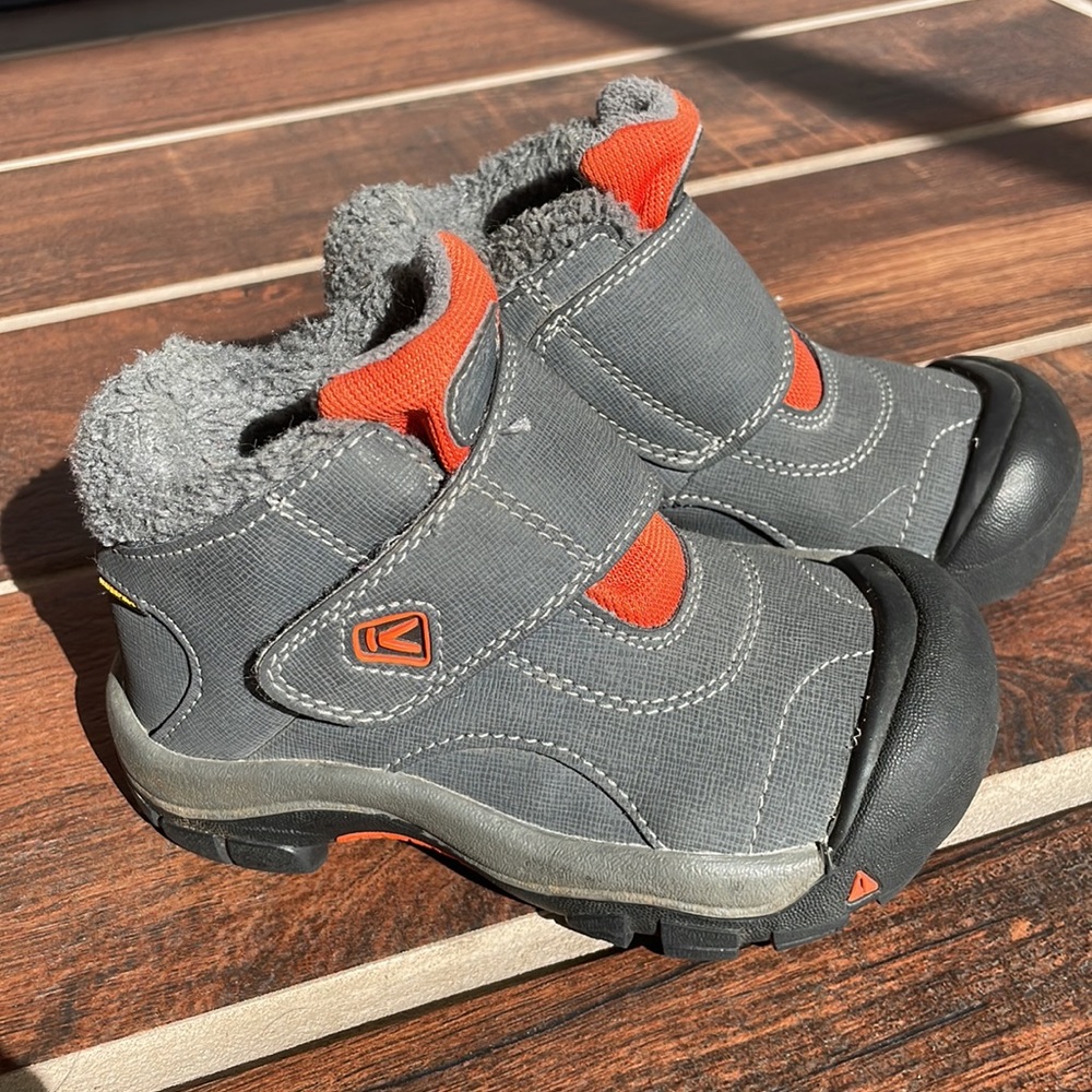 KEEN Kootenay Waterproof Winter Boots Size 10 Rubber Toe Bumper Faux-Shearling